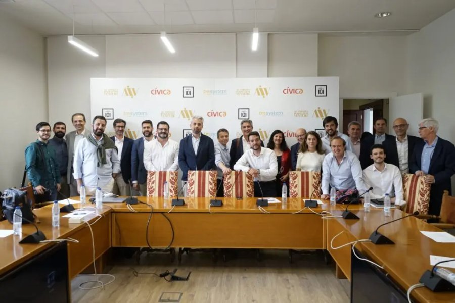 Foto de grupo de los asistentes al primer encuentro de Directores de Innovación en España